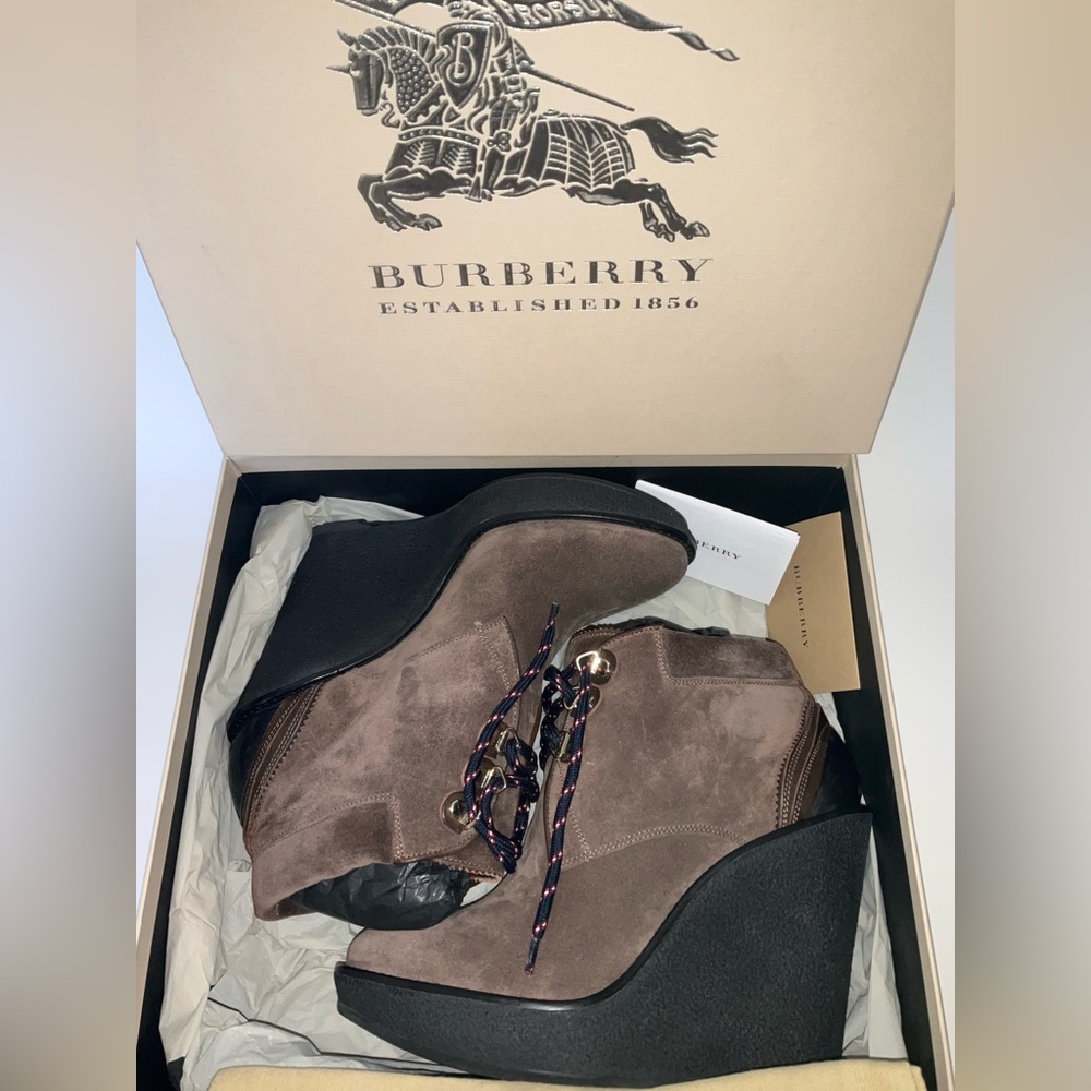 Burberry Chocolate Brown Suede OUTDOORS LEATHER WATKINS WEDGE ANKLE BOOTIE, sz37